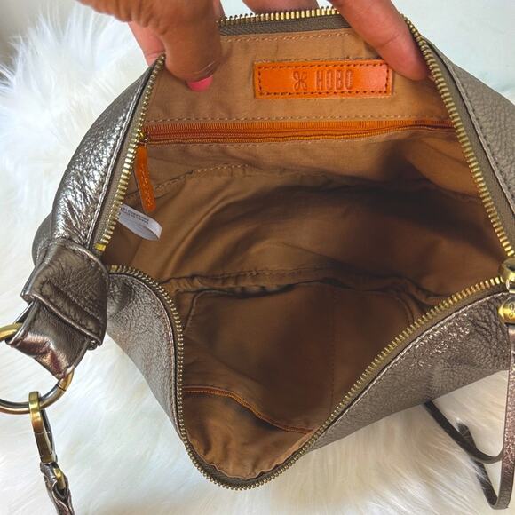 Hobo International Knox Leather Crossbody Bag - Picture 9 of 16